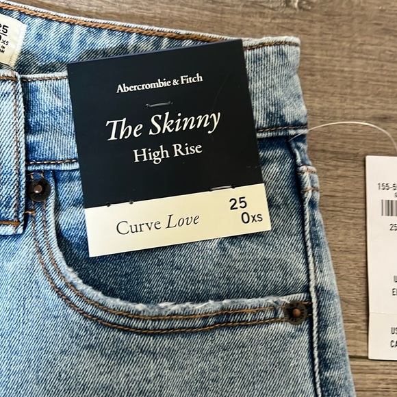 NWT Abercrombie Curve Love The Skinny Jeans - Picture 5 of 9
